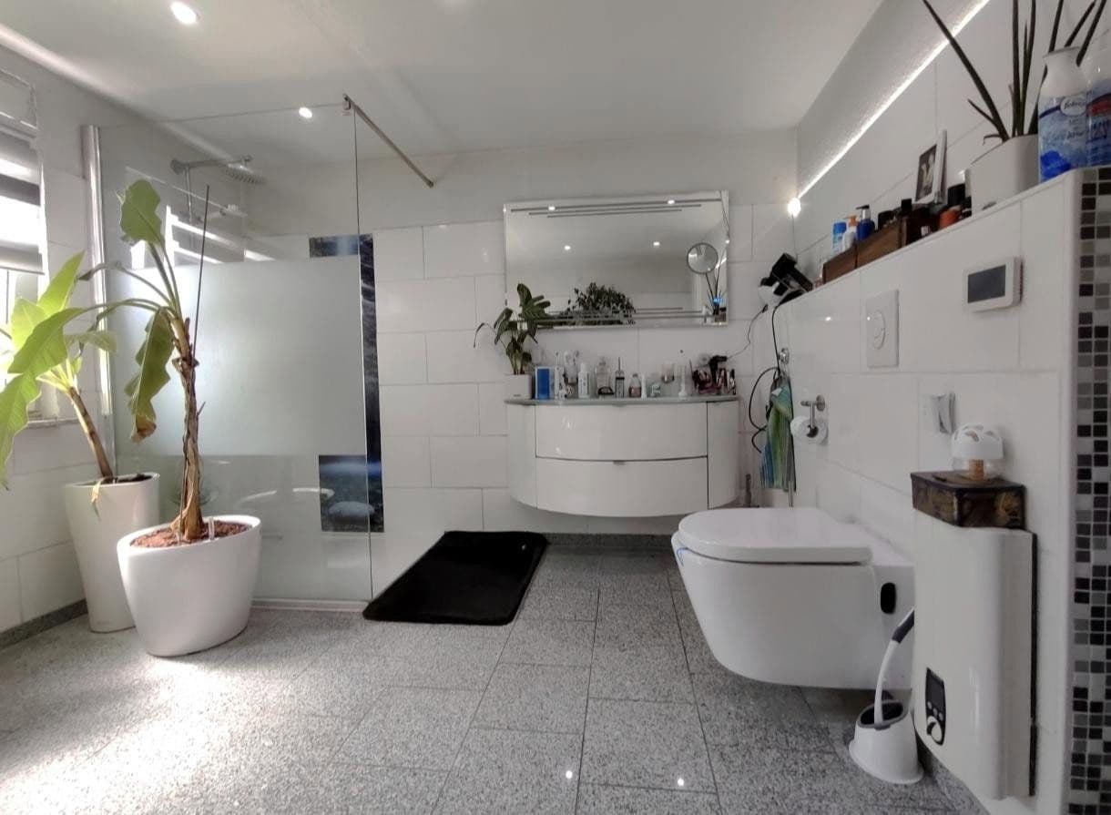 Prodej domu 100 m², pozemek 349 m², Weinsberg, Bádensko-Württembersko Prodej domu 100 m², pozemek 349 m², Weinsberg, Bádensko-Württembersko
