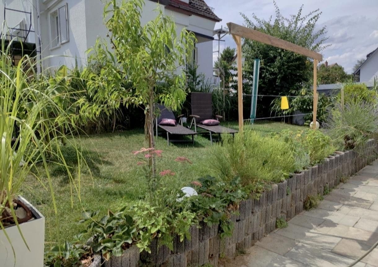 Prodej domu 100 m², pozemek 349 m², Weinsberg, Bádensko-Württembersko Prodej domu 100 m², pozemek 349 m², Weinsberg, Bádensko-Württembersko
