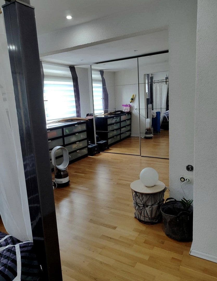 Prodej domu 100 m², pozemek 349 m², Weinsberg, Bádensko-Württembersko Prodej domu 100 m², pozemek 349 m², Weinsberg, Bádensko-Württembersko