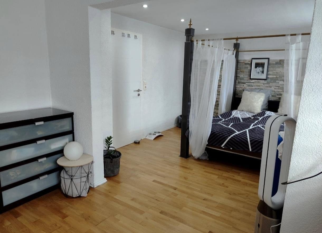 Prodej domu 100 m², pozemek 349 m², Weinsberg, Bádensko-Württembersko Prodej domu 100 m², pozemek 349 m², Weinsberg, Bádensko-Württembersko