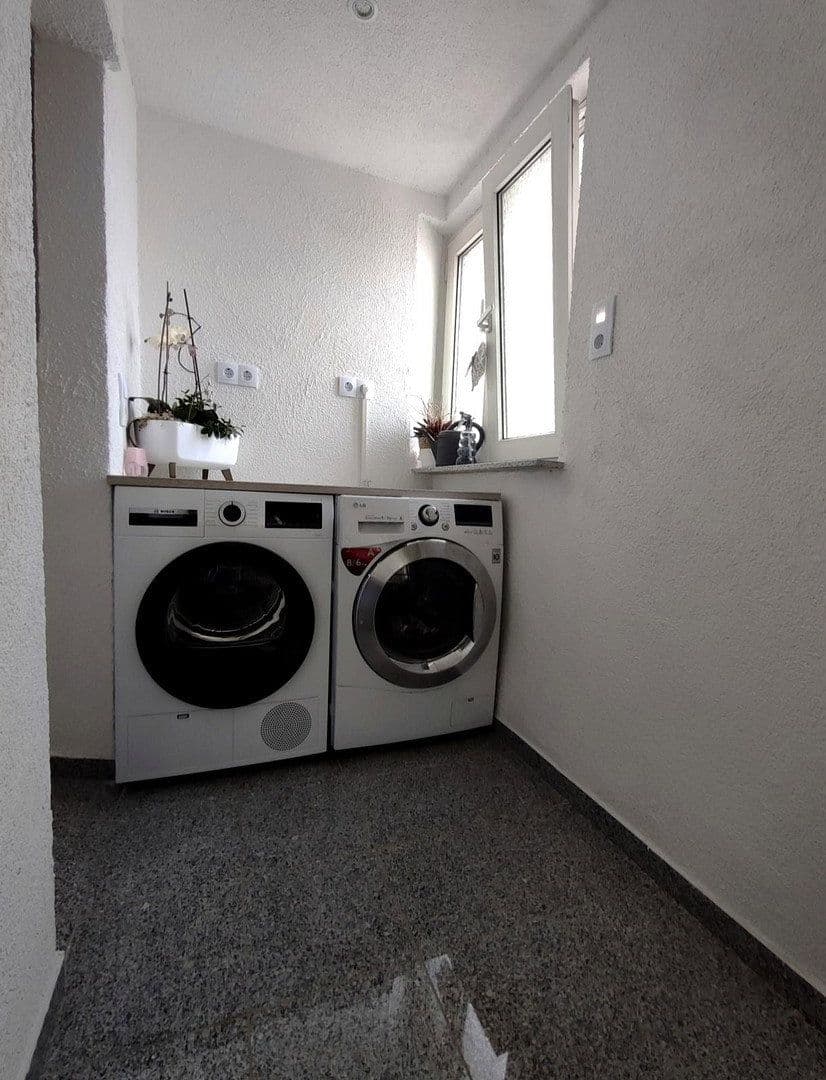 Prodej domu 100 m², pozemek 349 m², Weinsberg, Bádensko-Württembersko Prodej domu 100 m², pozemek 349 m², Weinsberg, Bádensko-Württembersko