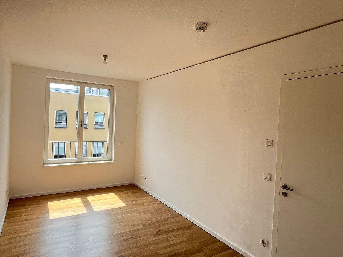 Prodej bytu 2+1 50 m², Rigaer Straße 67, Berlin, Berlín Prodej bytu 2+1 50 m², Rigaer Straße 67, Berlin, Berlín