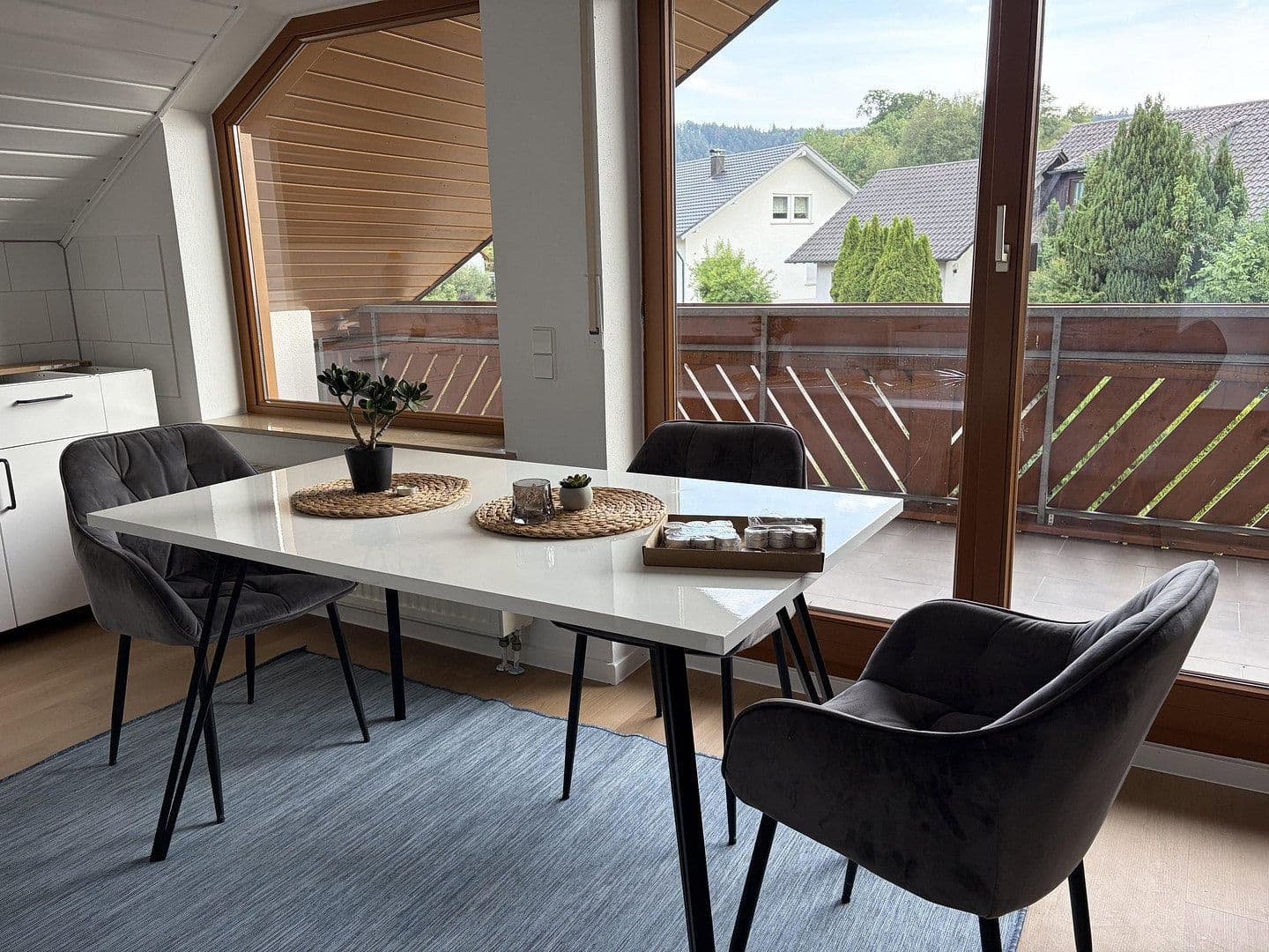 Pronájem bytu 3+1 100 m², Ratshausen, Bádensko-Württembersko Pronájem bytu 3+1 100 m², Ratshausen, Bádensko-Württembersko