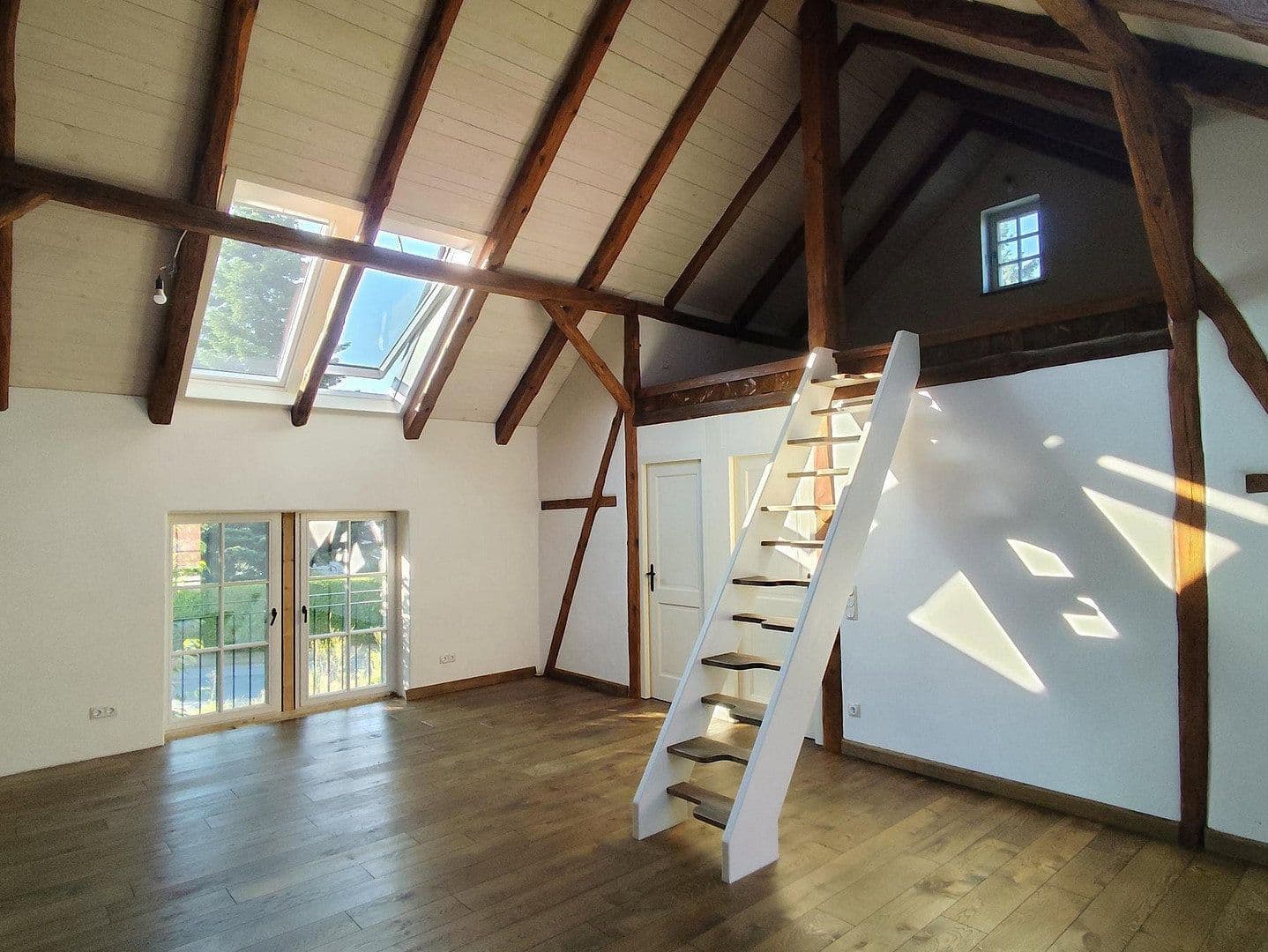 Pronájem bytu 2+kk 90 m², Zur Hohle 2, Dresden, Sasko Pronájem bytu 2+kk 90 m², Zur Hohle 2, Dresden, Sasko