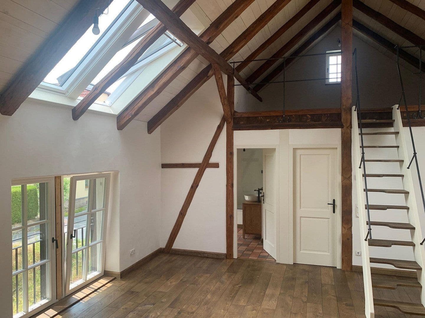 Pronájem bytu 2+kk 90 m², Zur Hohle 2, Dresden, Sasko Pronájem bytu 2+kk 90 m², Zur Hohle 2, Dresden, Sasko