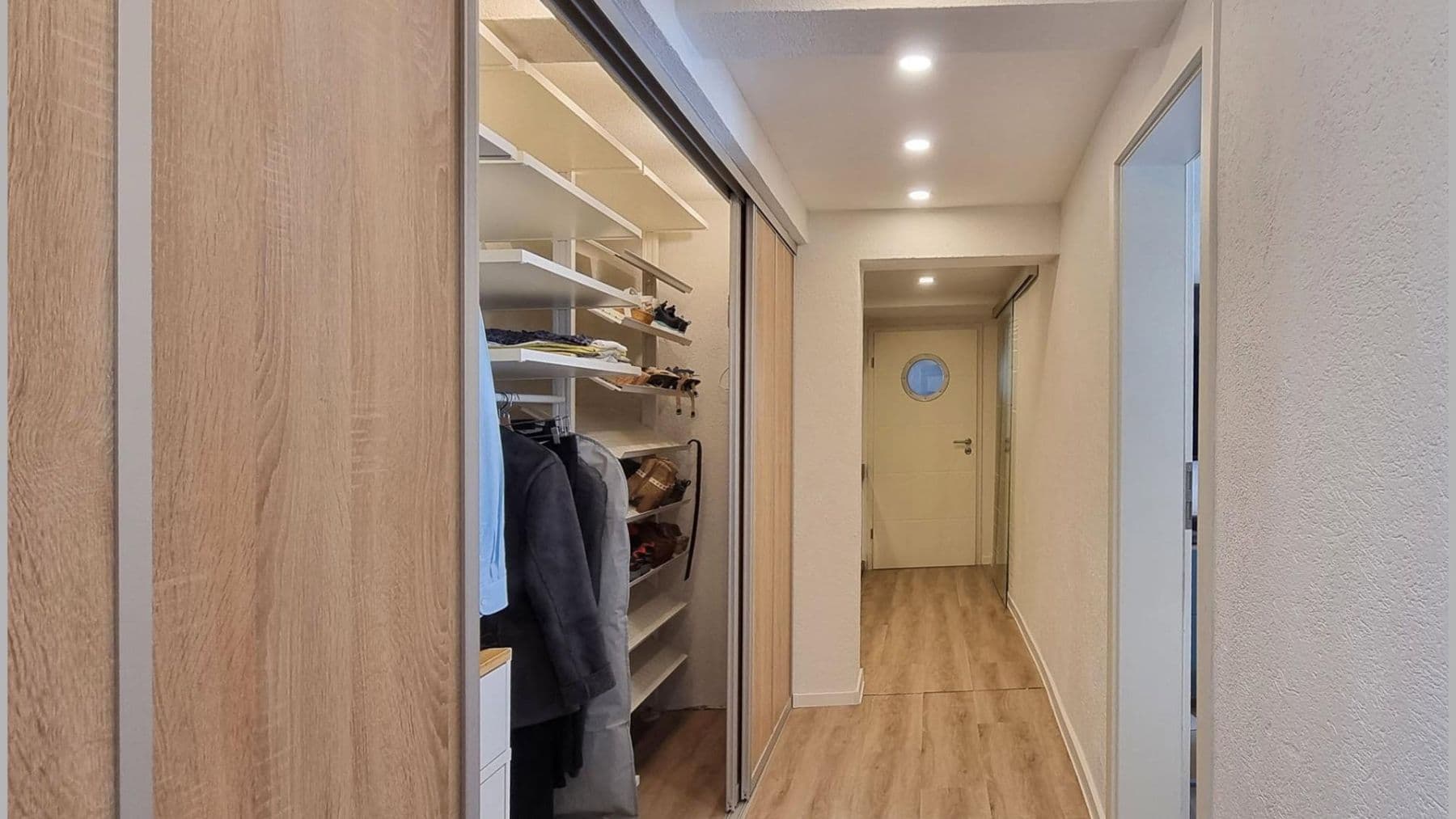 Prodej domu 119 m², pozemek 351 m², Bahnhofstr.12, Meudt, Porýní-Falc Prodej domu 119 m², pozemek 351 m², Bahnhofstr.12, Meudt, Porýní-Falc