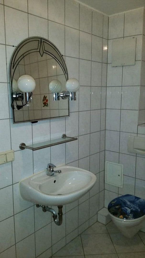 Pronájem bytu 1+1 56 m², Hauptstr. 9, Waltershausen, Durynsko Pronájem bytu 1+1 56 m², Hauptstr. 9, Waltershausen, Durynsko