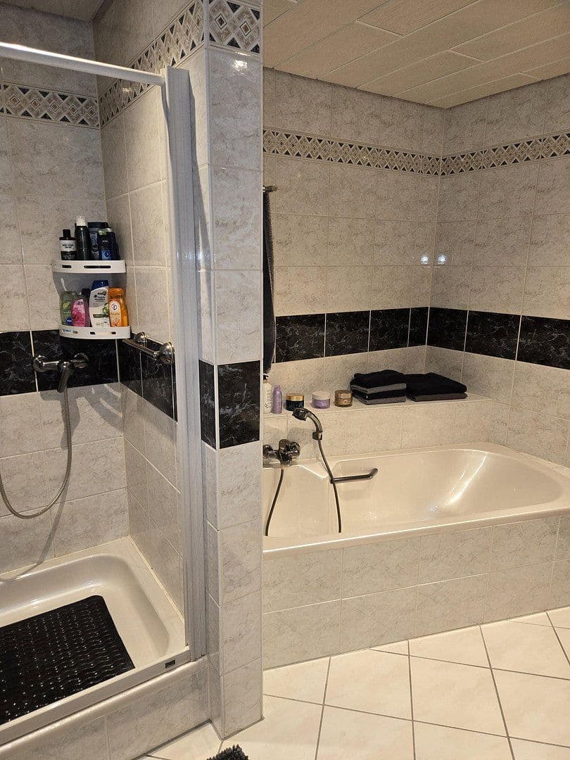 Prodej domu 216 m², pozemek 549 m², Gelnhausen, Hessen Prodej domu 216 m², pozemek 549 m², Gelnhausen, Hessen