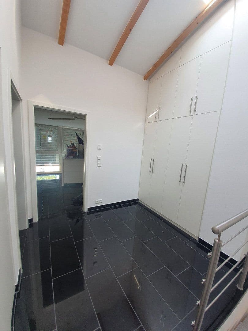 Pronájem domu 147 m², pozemek 355 m², Schlehenstraße 8, Unterschleißheim-Hollern, Bavorsko Pronájem domu 147 m², pozemek 355 m², Schlehenstraße 8, Unterschleißheim-Hollern, Bavorsko