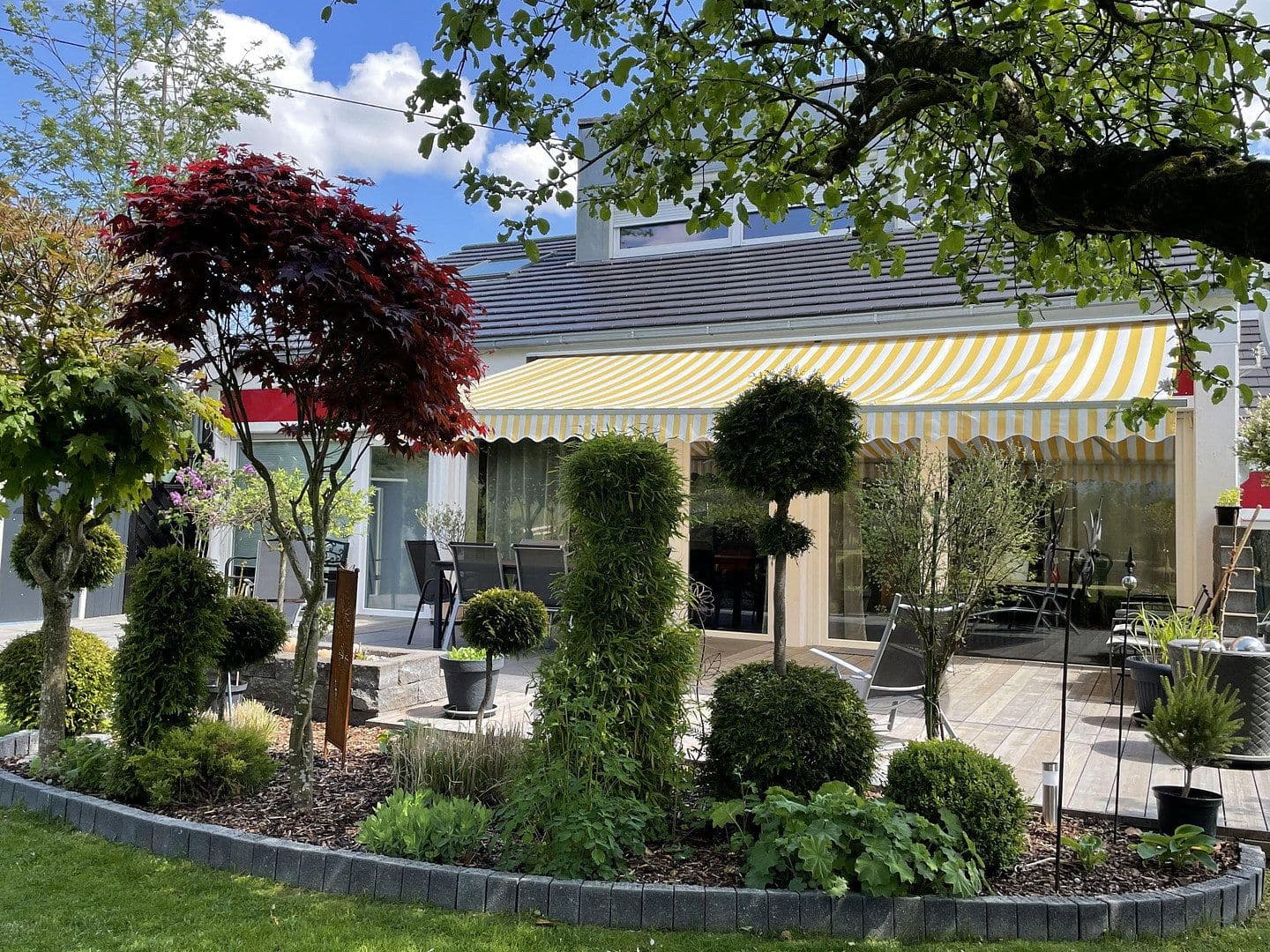 Prodej domu 351 m², pozemek 2.442 m², Weißenhorn, Bavorsko Prodej domu 351 m², pozemek 2.442 m², Weißenhorn, Bavorsko