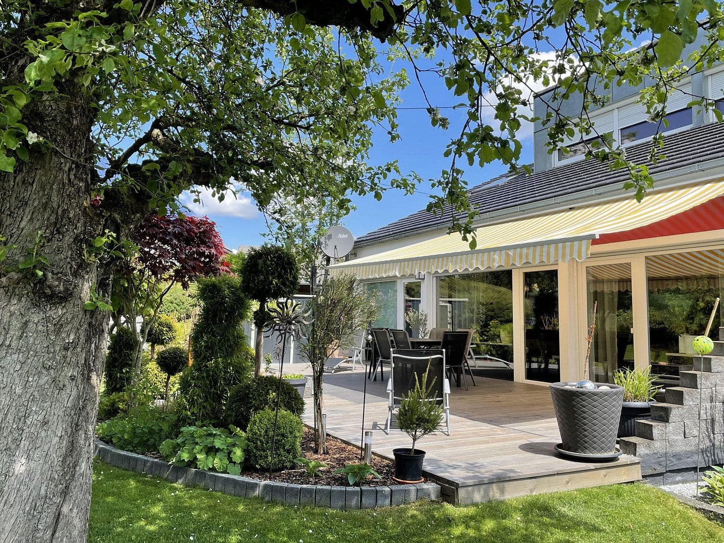 Prodej domu 351 m², pozemek 2.442 m², Weißenhorn, Bavorsko Prodej domu 351 m², pozemek 2.442 m², Weißenhorn, Bavorsko