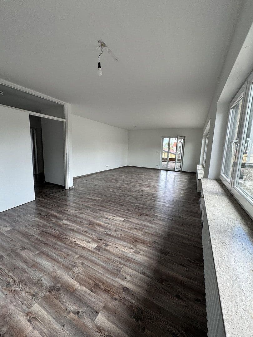 Pronájem bytu 4+1 115 m², Brühl, Bádensko-Württembersko Pronájem bytu 4+1 115 m², Brühl, Bádensko-Württembersko