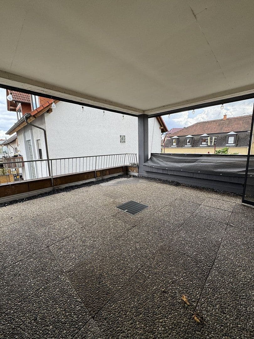 Pronájem bytu 4+1 115 m², Brühl, Bádensko-Württembersko Pronájem bytu 4+1 115 m², Brühl, Bádensko-Württembersko