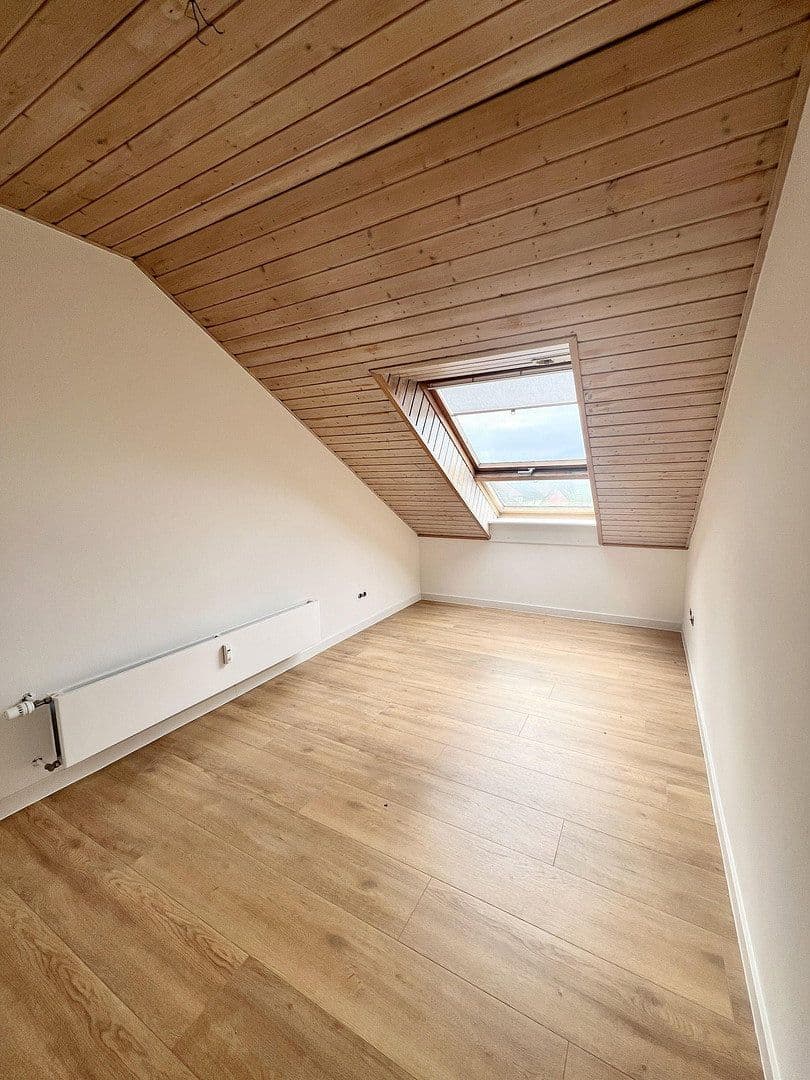 Pronájem bytu 4+1 149 m², Brühl, Bádensko-Württembersko Pronájem bytu 4+1 149 m², Brühl, Bádensko-Württembersko