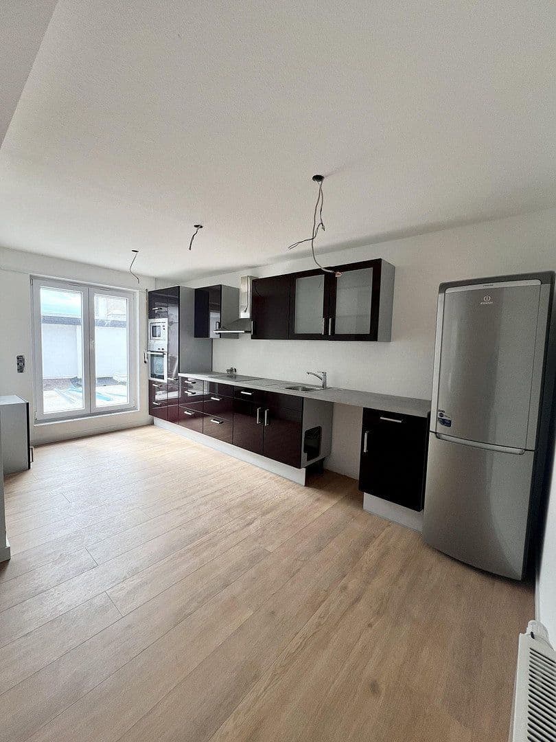 Pronájem bytu 4+1 149 m², Brühl, Bádensko-Württembersko Pronájem bytu 4+1 149 m², Brühl, Bádensko-Württembersko