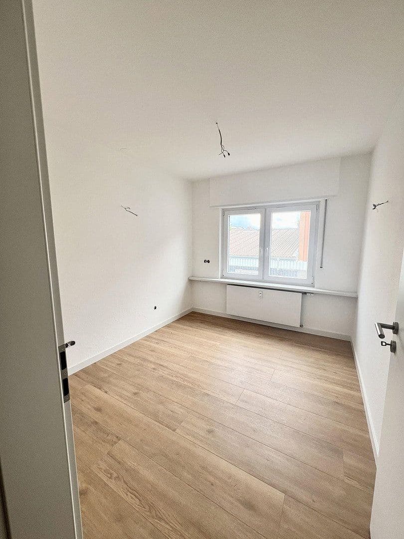 Pronájem bytu 4+1 149 m², Brühl, Bádensko-Württembersko Pronájem bytu 4+1 149 m², Brühl, Bádensko-Württembersko
