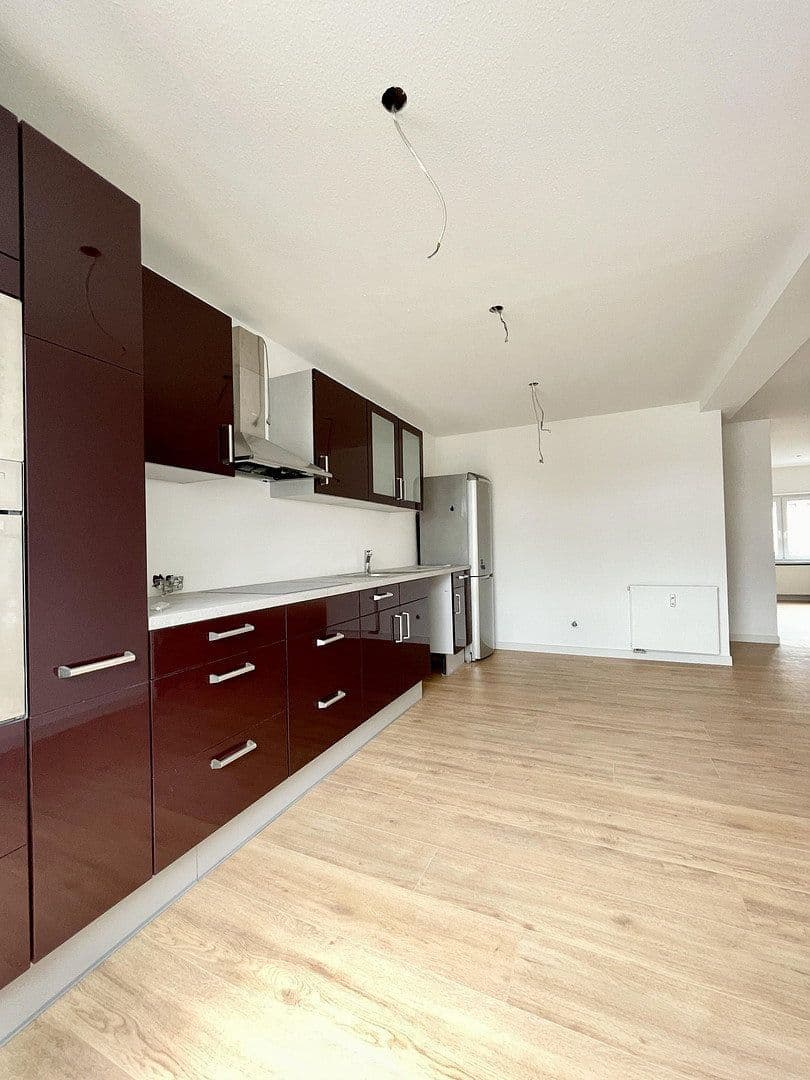 Pronájem bytu 4+1 149 m², Brühl, Bádensko-Württembersko Pronájem bytu 4+1 149 m², Brühl, Bádensko-Württembersko