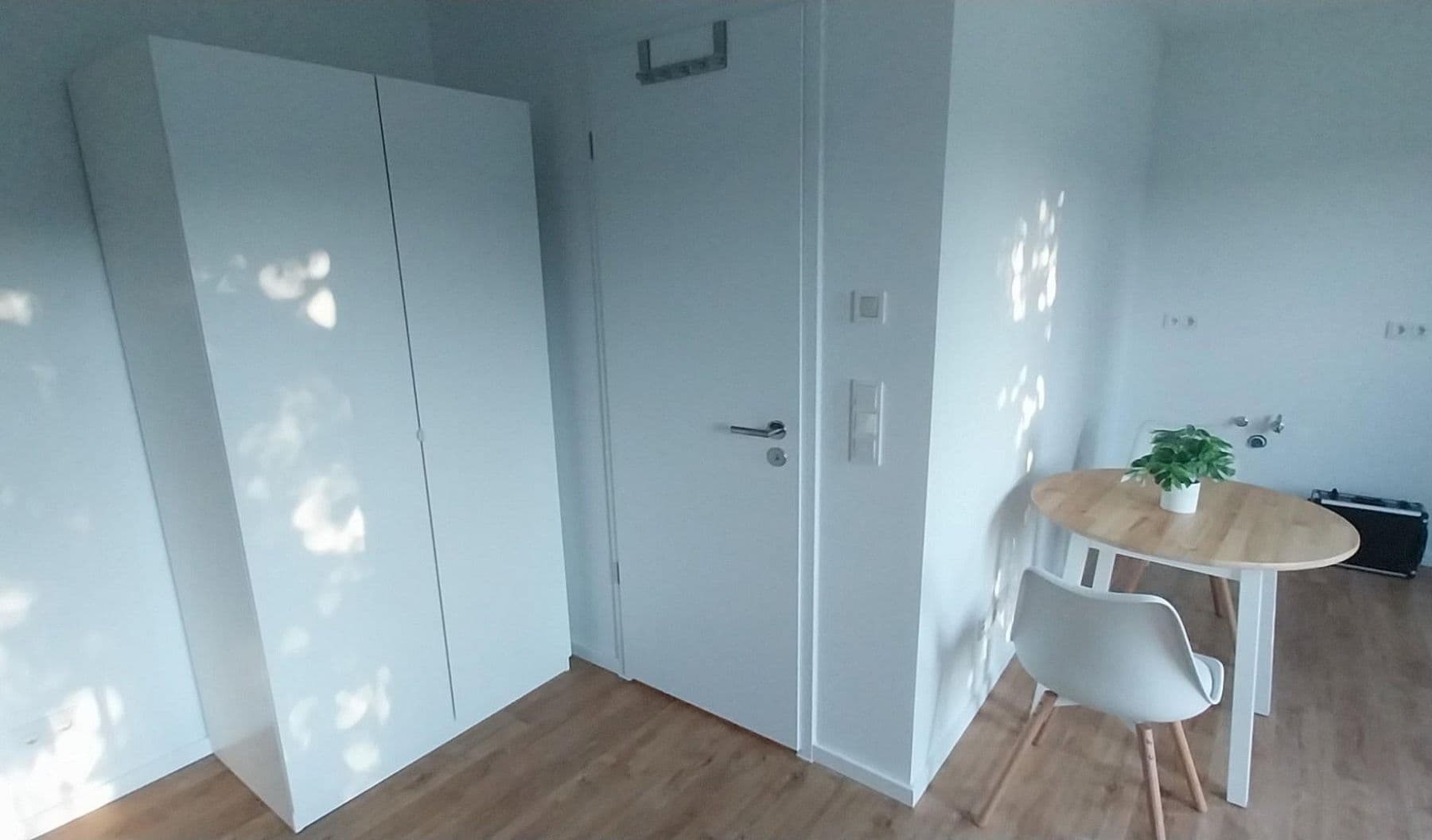 Pronájem bytu 1+1 27 m², Rembrandtstraße 20, Berlin, Berlín Pronájem bytu 1+1 27 m², Rembrandtstraße 20, Berlin, Berlín