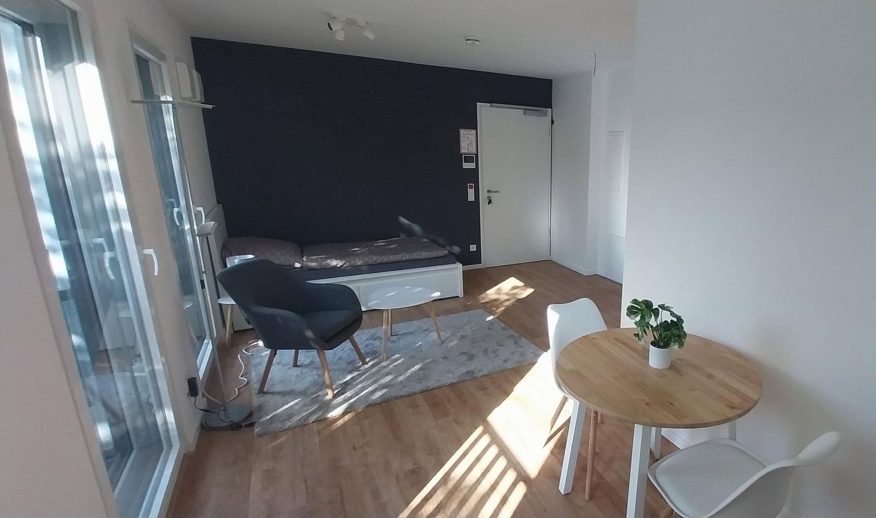 Pronájem bytu 1+1 27 m², Rembrandtstraße 20, Berlin, Berlín Pronájem bytu 1+1 27 m², Rembrandtstraße 20, Berlin, Berlín