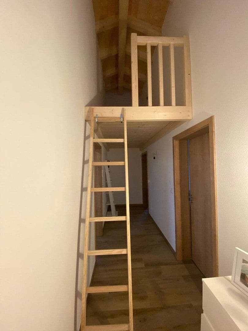 Pronájem bytu 4+1 110 m², Kirchdorf bei Haag in Oberbayern, Bavorsko Pronájem bytu 4+1 110 m², Kirchdorf bei Haag in Oberbayern, Bavorsko