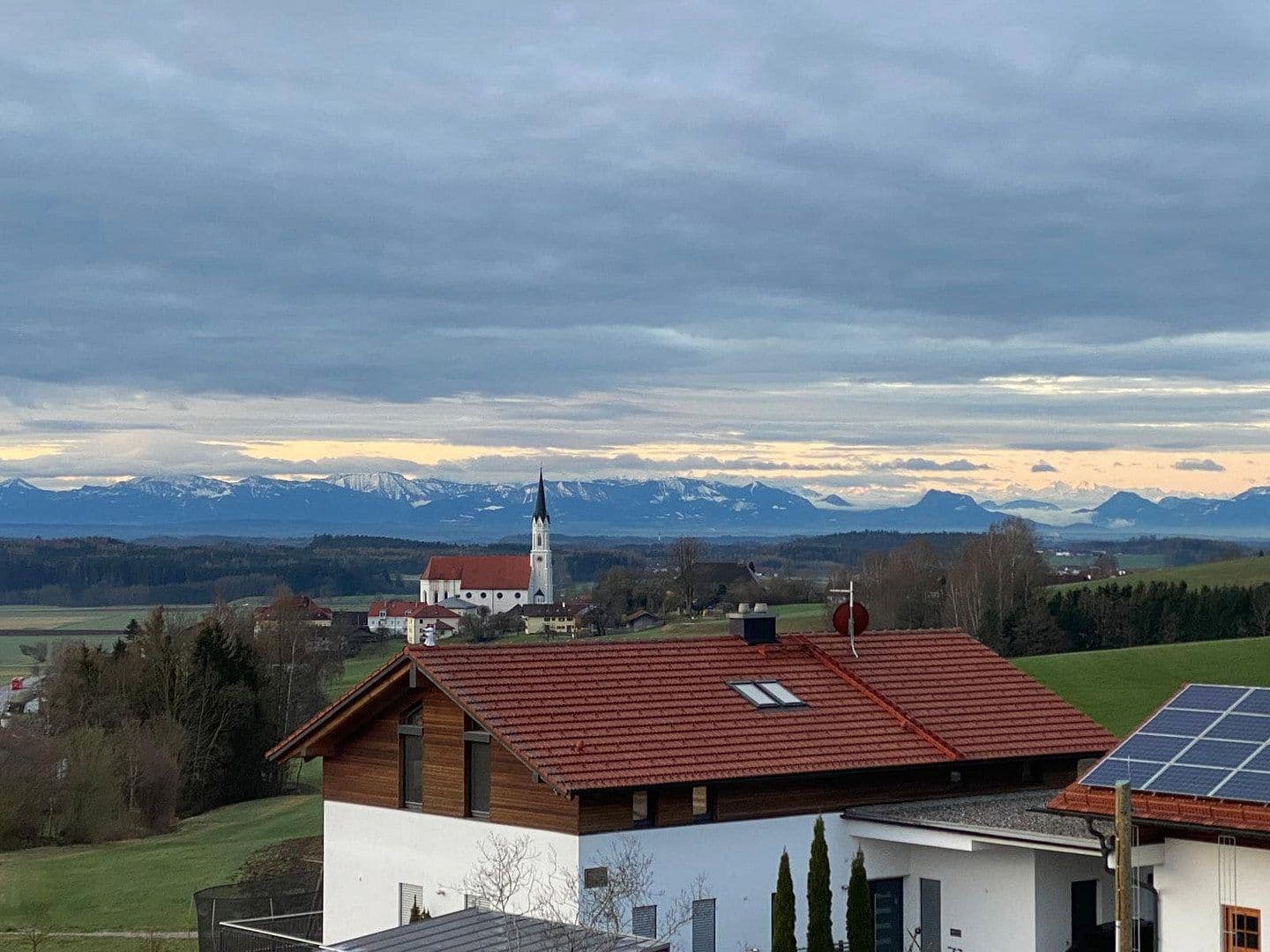 Pronájem bytu 4+1 110 m², Kirchdorf bei Haag in Oberbayern, Bavorsko Pronájem bytu 4+1 110 m², Kirchdorf bei Haag in Oberbayern, Bavorsko