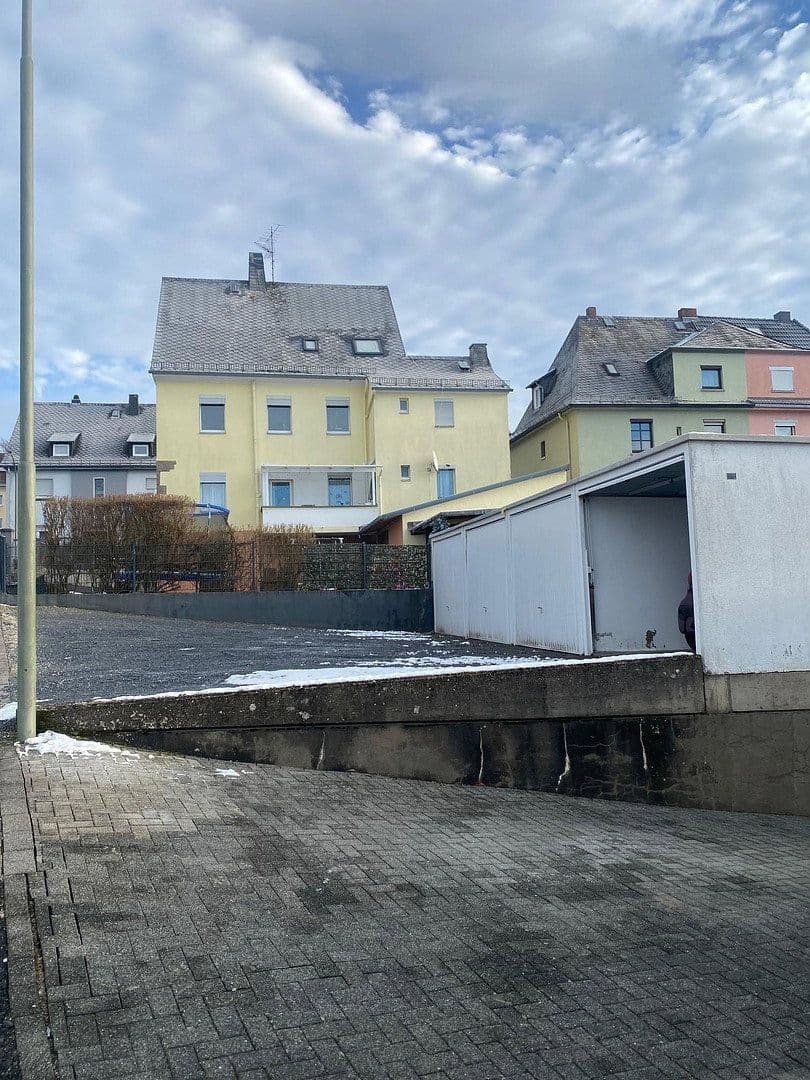 Pronájem bytu 3+1 88 m², Ringstraße 16, Höhr-Grenzhausen, Porýní-Falc Pronájem bytu 3+1 88 m², Ringstraße 16, Höhr-Grenzhausen, Porýní-Falc