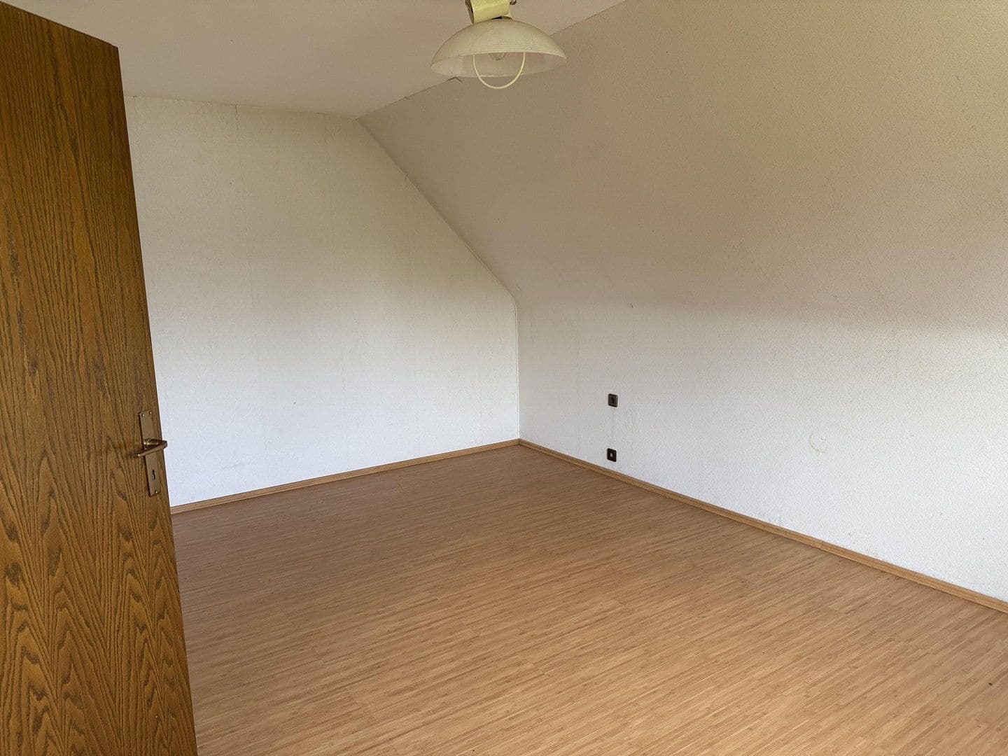 Prodej domu 185 m², pozemek 700 m², Bad Rappenau, Bádensko-Württembersko Prodej domu 185 m², pozemek 700 m², Bad Rappenau, Bádensko-Württembersko