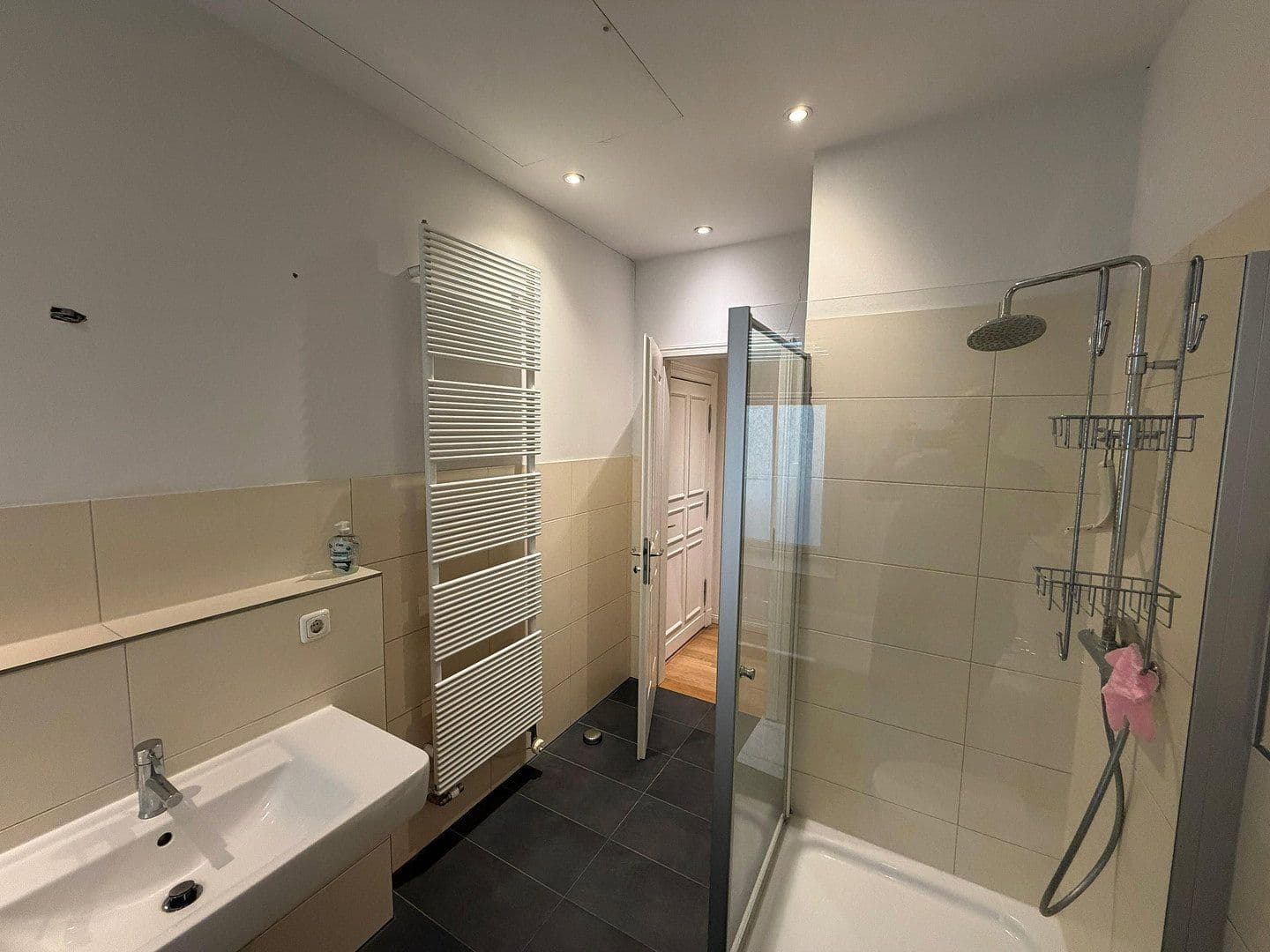 Prodej bytu 3+1 98 m², Finowstrasse 17, Berlin Friedrichshain, Berlín Prodej bytu 3+1 98 m², Finowstrasse 17, Berlin Friedrichshain, Berlín