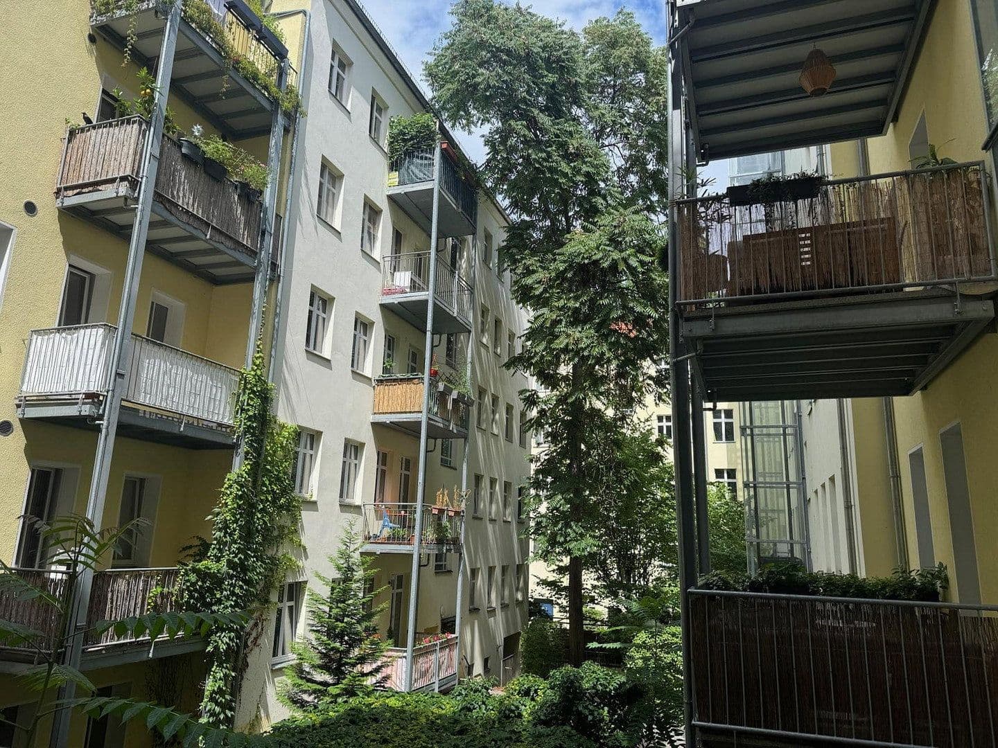 Prodej bytu 3+1 98 m², Finowstrasse 17, Berlin Friedrichshain, Berlín Prodej bytu 3+1 98 m², Finowstrasse 17, Berlin Friedrichshain, Berlín