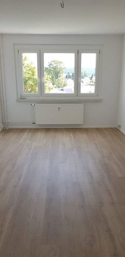 Pronájem bytu 3+1 62 m², Neubau 16, Elterlein, Sasko Pronájem bytu 3+1 62 m², Neubau 16, Elterlein, Sasko