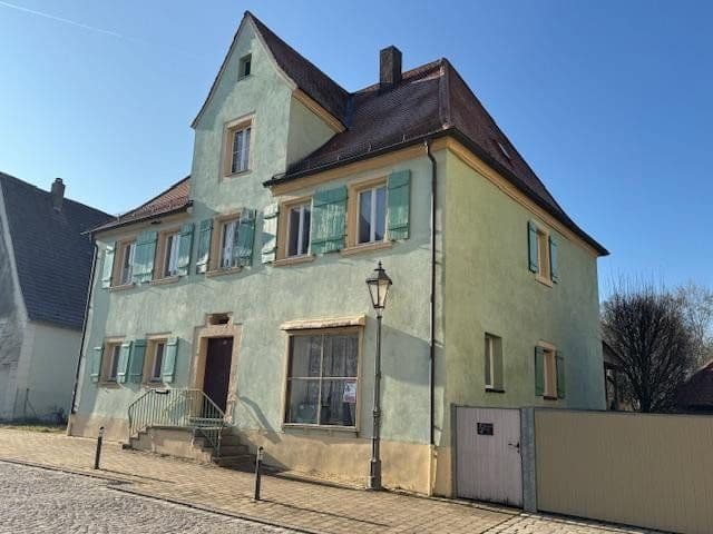 Prodej domu 180 m², pozemek 300 m², Pleinfelder Str. 30, Ellingen, Bavorsko Prodej domu 180 m², pozemek 300 m², Pleinfelder Str. 30, Ellingen, Bavorsko