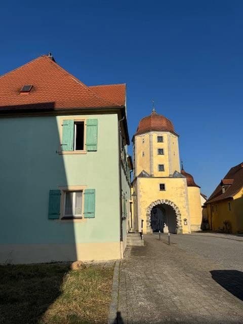 Prodej domu 180 m², pozemek 300 m², Pleinfelder Str. 30, Ellingen, Bavorsko Prodej domu 180 m², pozemek 300 m², Pleinfelder Str. 30, Ellingen, Bavorsko