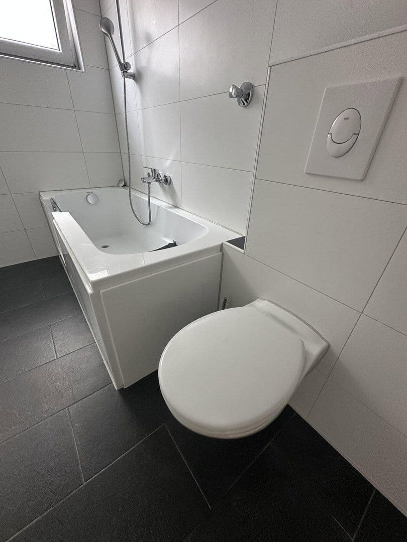 Pronájem bytu 3+1 72 m², Grandstraße 44, Essen, Severní Porýní-Vestfálsko Pronájem bytu 3+1 72 m², Grandstraße 44, Essen, Severní Porýní-Vestfálsko