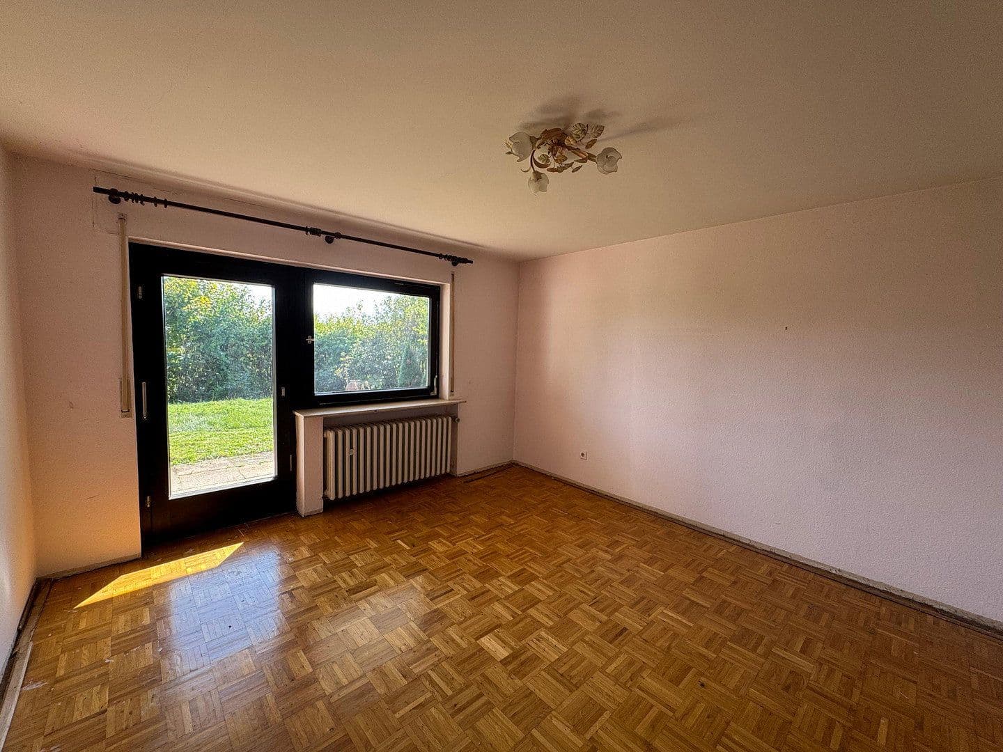 Prodej domu 211 m², pozemek 672 m², Nidda, Hessen Prodej domu 211 m², pozemek 672 m², Nidda, Hessen