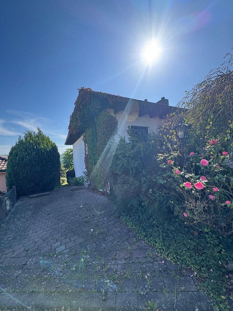 Prodej domu 211 m², pozemek 672 m², Nidda, Hessen Prodej domu 211 m², pozemek 672 m², Nidda, Hessen