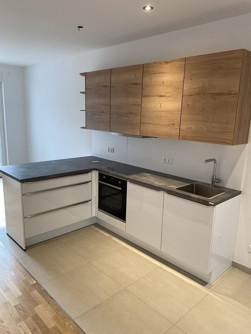 Pronájem bytu 3+1 100 m², Friedrich-Engels-Damm 83, Bad Saarow, Braniborsko Pronájem bytu 3+1 100 m², Friedrich-Engels-Damm 83, Bad Saarow, Braniborsko