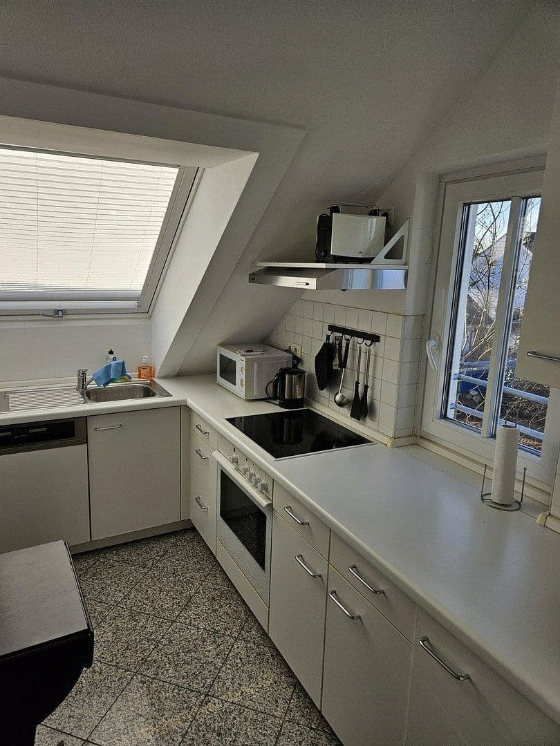 Pronájem bytu 2+1 53 m², Lerchenauer Str. 176, München, Bavorsko Pronájem bytu 2+1 53 m², Lerchenauer Str. 176, München, Bavorsko