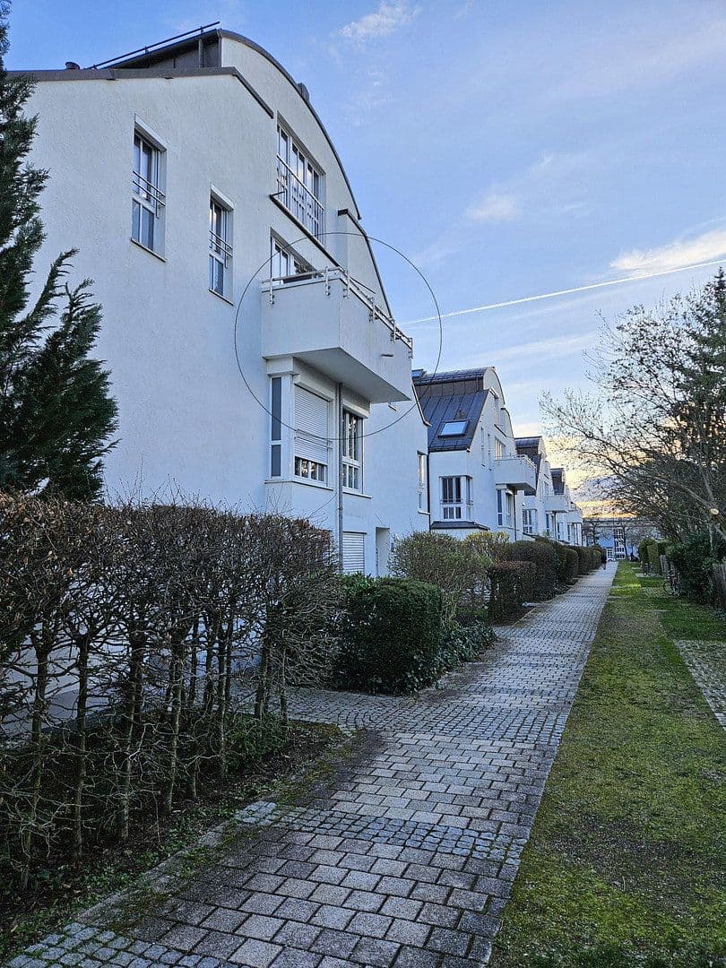 Pronájem bytu 2+1 53 m², Lerchenauer Str. 176, München, Bavorsko Pronájem bytu 2+1 53 m², Lerchenauer Str. 176, München, Bavorsko