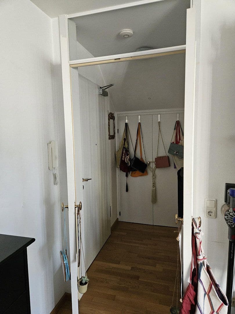 Pronájem bytu 2+1 53 m², Lerchenauer Str. 176, München, Bavorsko Pronájem bytu 2+1 53 m², Lerchenauer Str. 176, München, Bavorsko