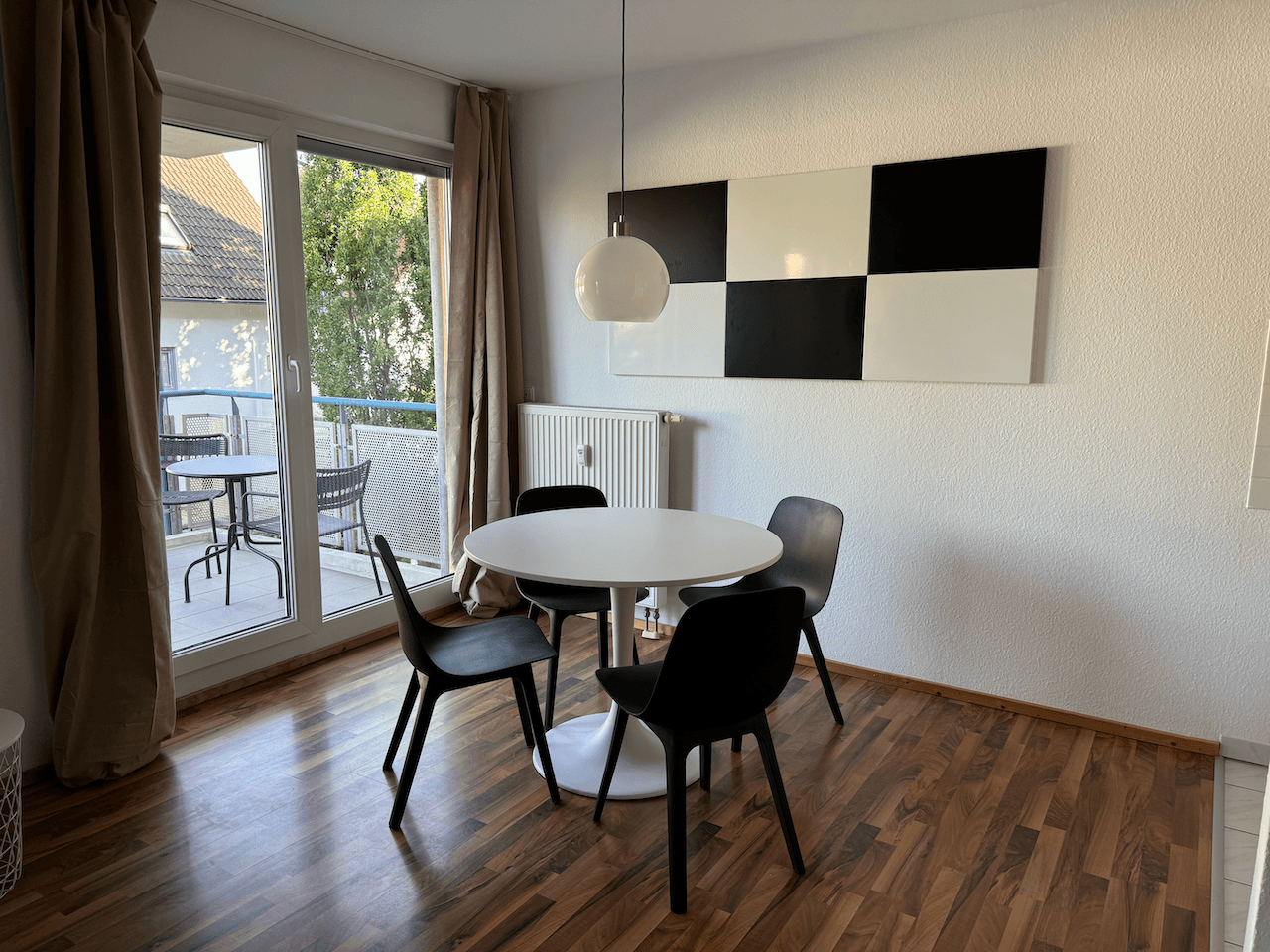 Pronájem bytu 2+1 68 m², Oberurseler Weg 3, Frankfurt, Hessen Pronájem bytu 2+1 68 m², Oberurseler Weg 3, Frankfurt, Hessen