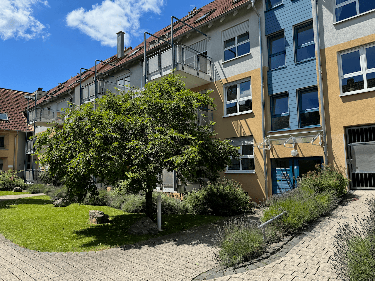 Pronájem bytu 2+1 68 m², Oberurseler Weg 3, Frankfurt, Hessen Pronájem bytu 2+1 68 m², Oberurseler Weg 3, Frankfurt, Hessen