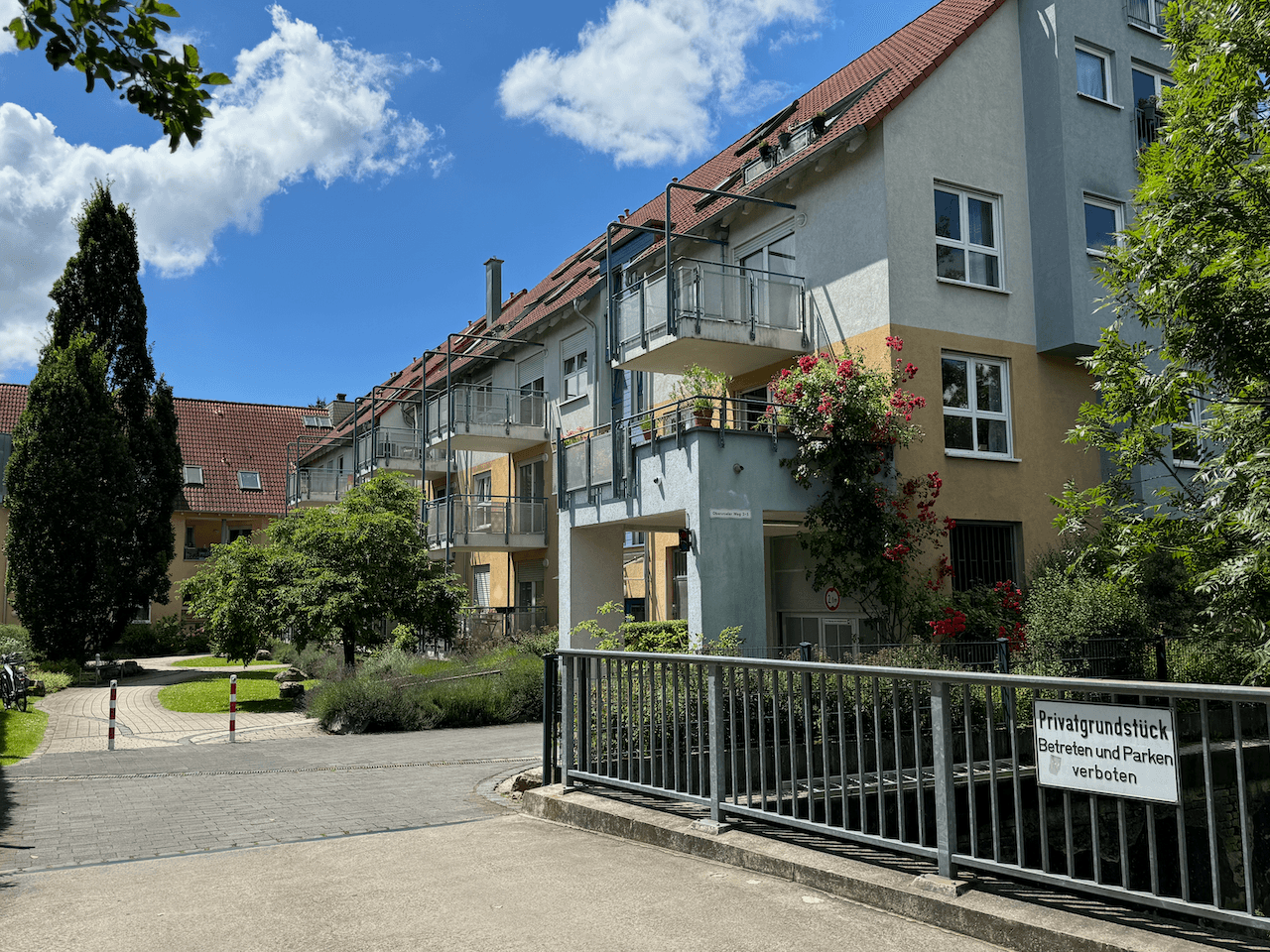 Pronájem bytu 2+1 68 m², Oberurseler Weg 3, Frankfurt, Hessen Pronájem bytu 2+1 68 m², Oberurseler Weg 3, Frankfurt, Hessen
