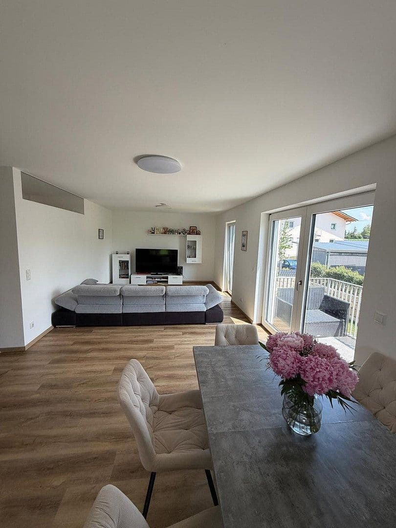Pronájem bytu 3+kk 102 m², Boschstraße 3, Heldenstein, Bavorsko Pronájem bytu 3+kk 102 m², Boschstraße 3, Heldenstein, Bavorsko