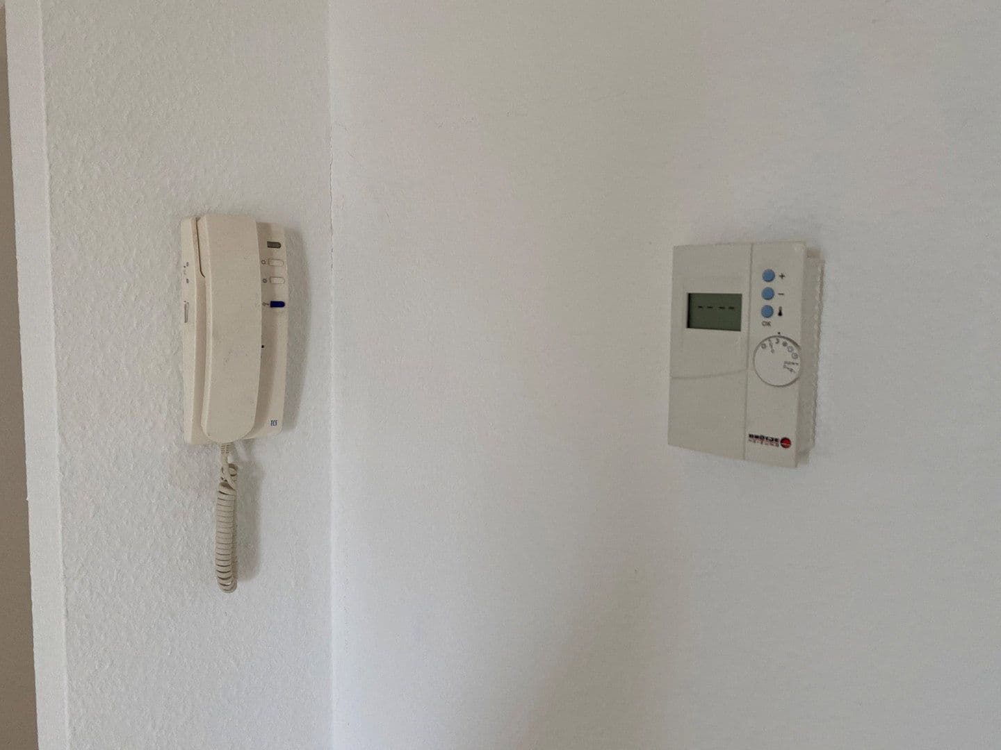 Pronájem bytu 3+1 95 m², Rousseaustr. 17, Starohrad, Durynsko Pronájem bytu 3+1 95 m², Rousseaustr. 17, Starohrad, Durynsko