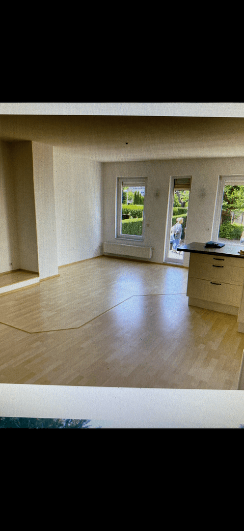 Pronájem bytu 3+1 95 m², Rousseaustr. 17, Starohrad, Durynsko Pronájem bytu 3+1 95 m², Rousseaustr. 17, Starohrad, Durynsko
