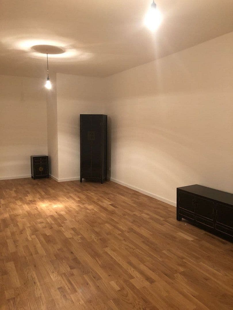 Pronájem bytu 1+1 43 m², Britzer Damm 50, Berlin, Berlín Pronájem bytu 1+1 43 m², Britzer Damm 50, Berlin, Berlín