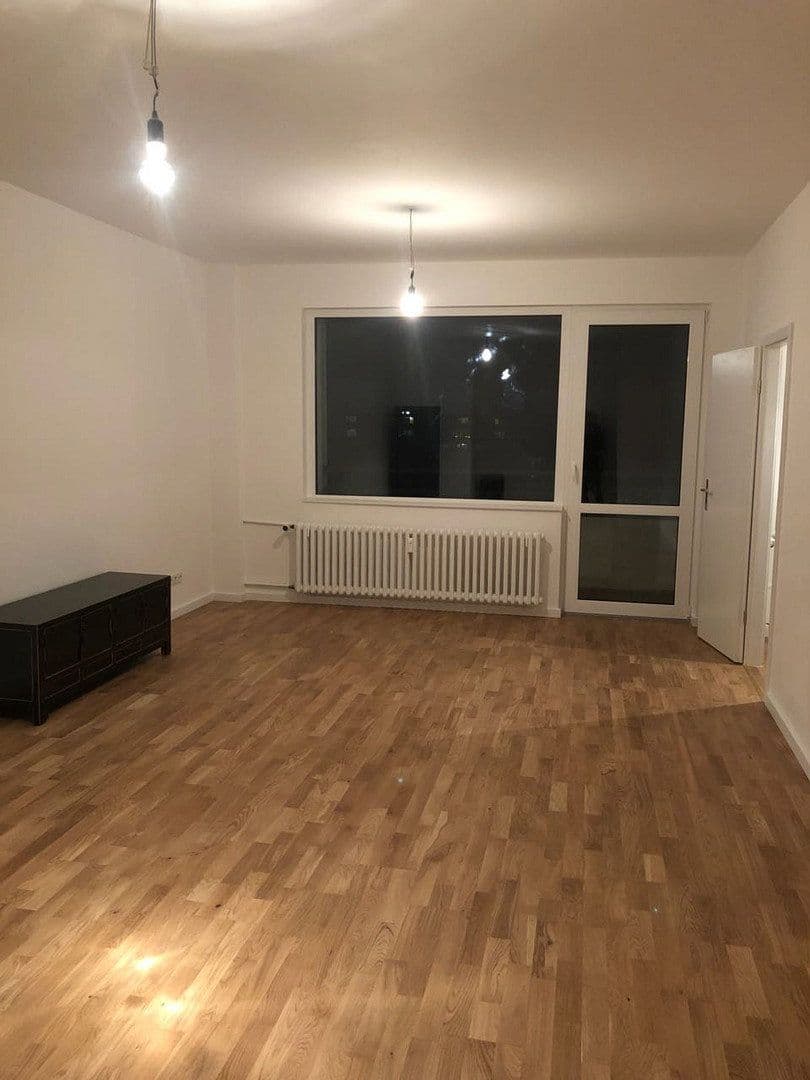 Pronájem bytu 1+1 43 m², Britzer Damm 50, Berlin, Berlín Pronájem bytu 1+1 43 m², Britzer Damm 50, Berlin, Berlín
