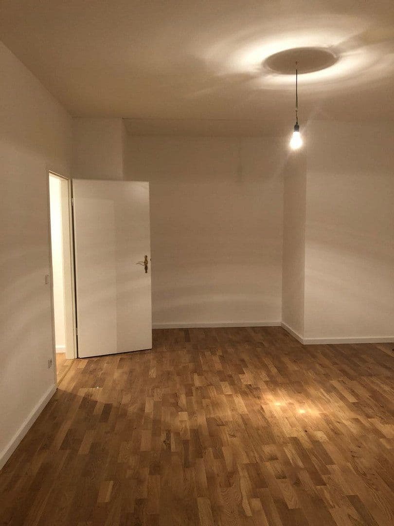 Pronájem bytu 1+1 43 m², Britzer Damm 50, Berlin, Berlín Pronájem bytu 1+1 43 m², Britzer Damm 50, Berlin, Berlín
