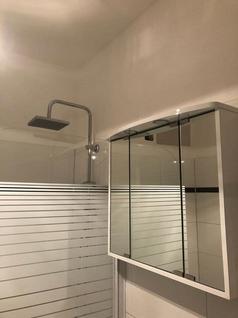 Pronájem bytu 1+1 43 m², Britzer Damm 50, Berlin, Berlín Pronájem bytu 1+1 43 m², Britzer Damm 50, Berlin, Berlín
