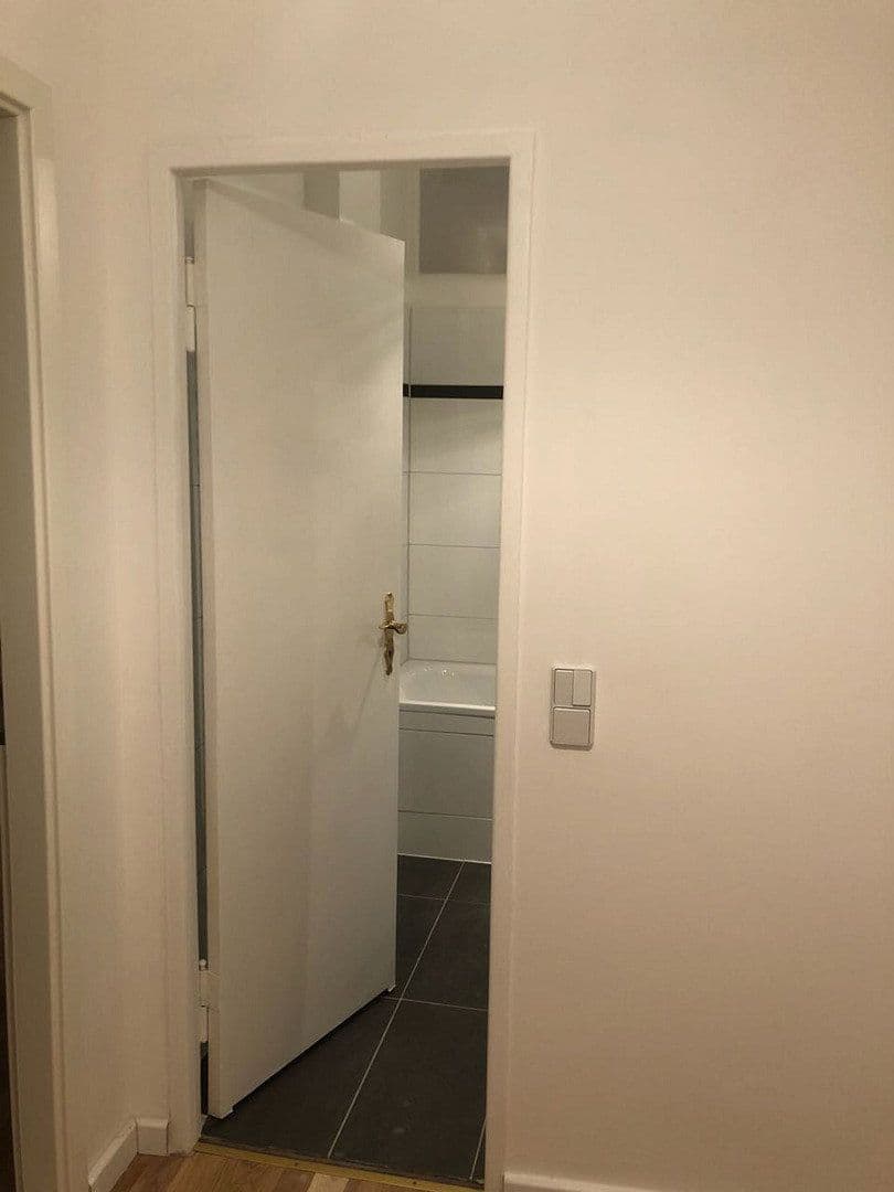 Pronájem bytu 1+1 43 m², Britzer Damm 50, Berlin, Berlín Pronájem bytu 1+1 43 m², Britzer Damm 50, Berlin, Berlín